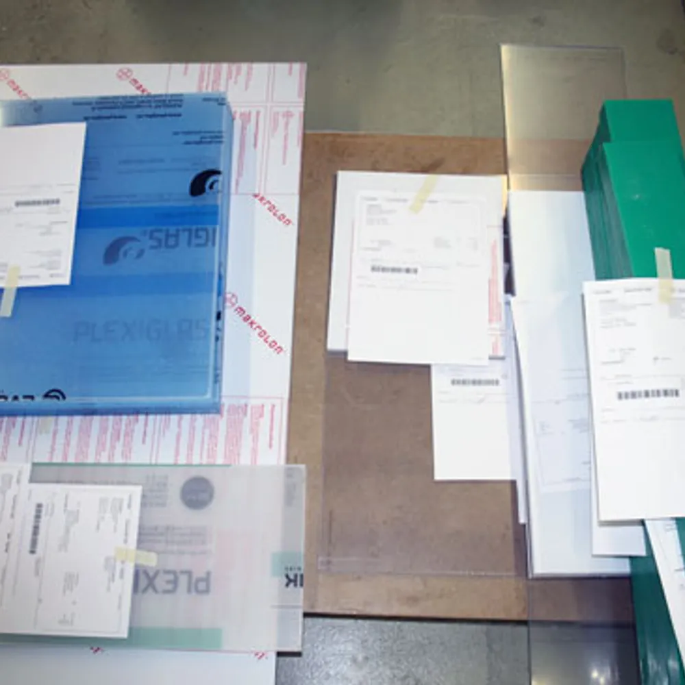 Kunststoff-Zuschnitt in der Fertigung bei H. Scheffel GmbH